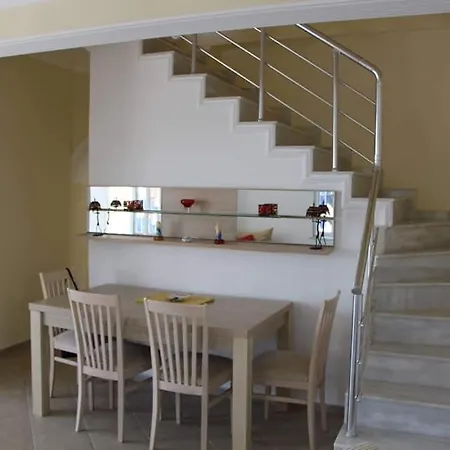 Stunning 4-bed In Avsallar فيلة